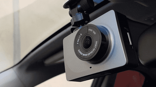 Внешний вид видеорегистратора Yi Smart Dash Camera